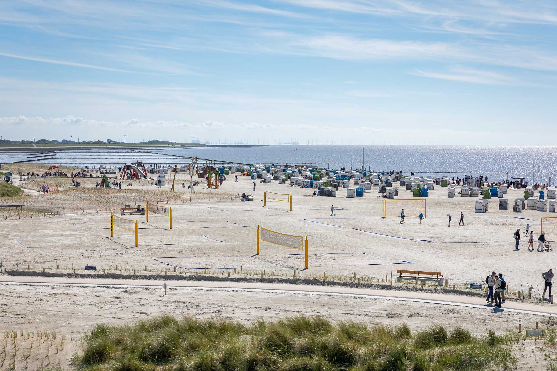 Weites Watt und Strand bei Ebbe in Norddeich