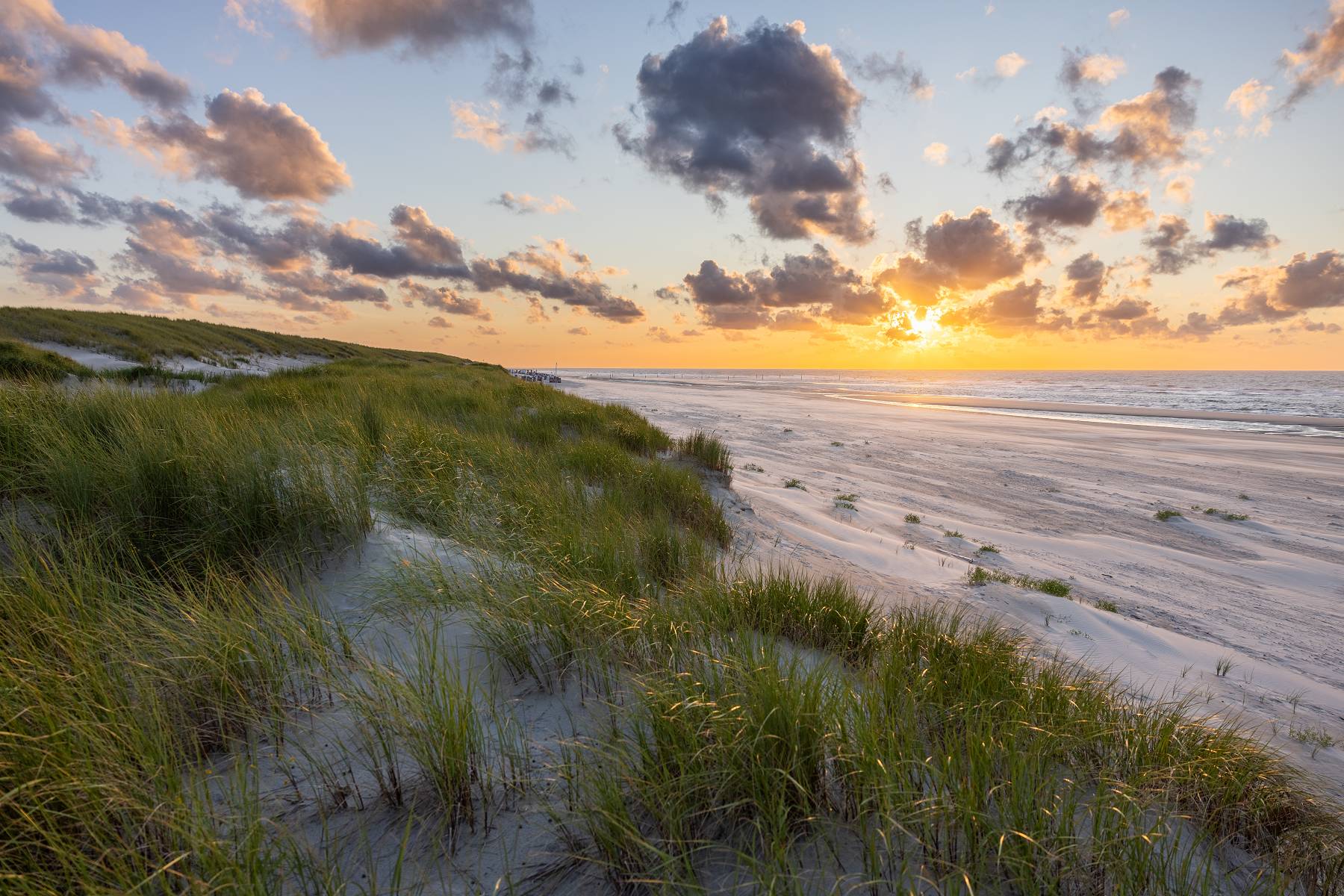 Sonnenuntergang in den Dünen