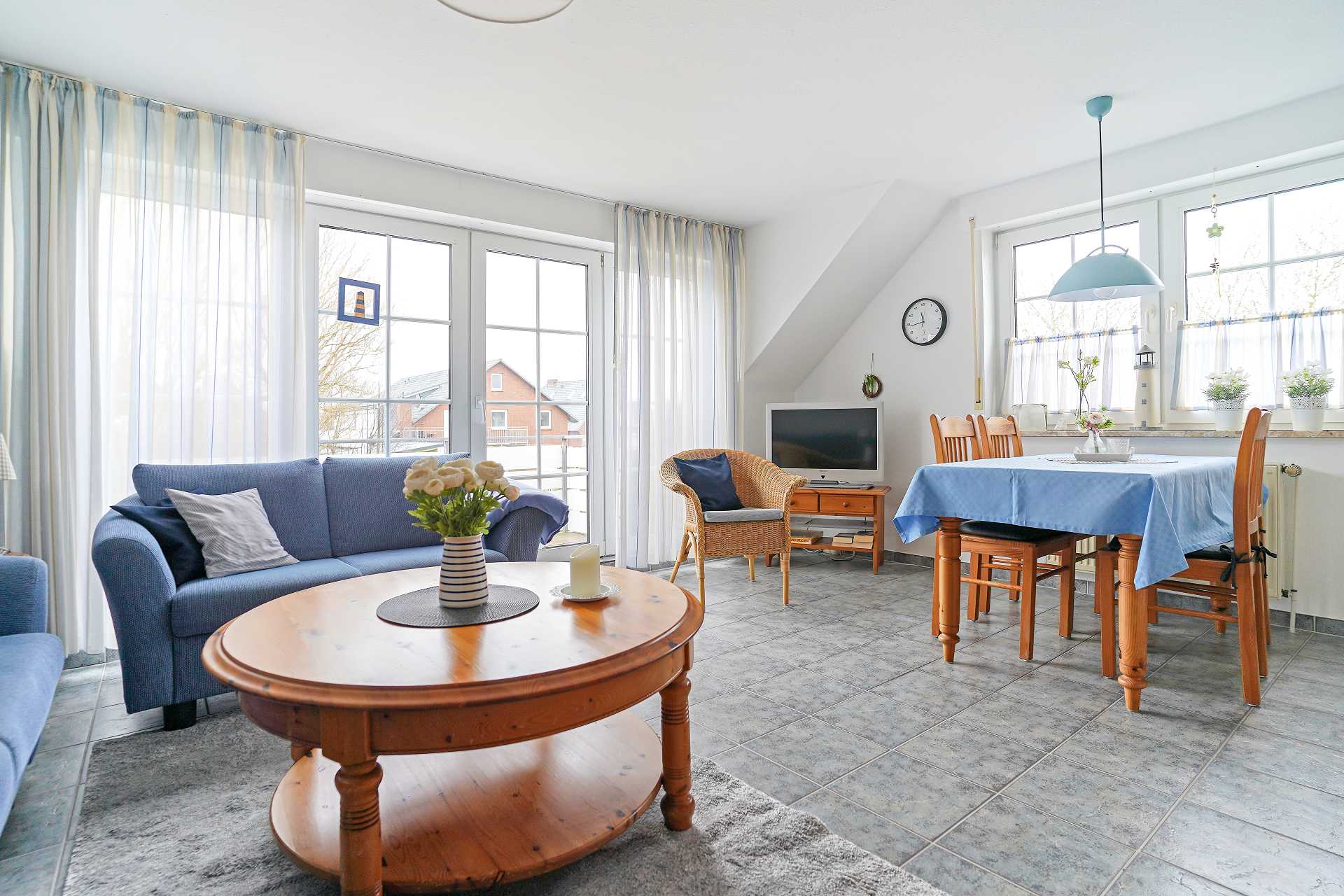 Riedgras 6 Wohnzimmer vorher